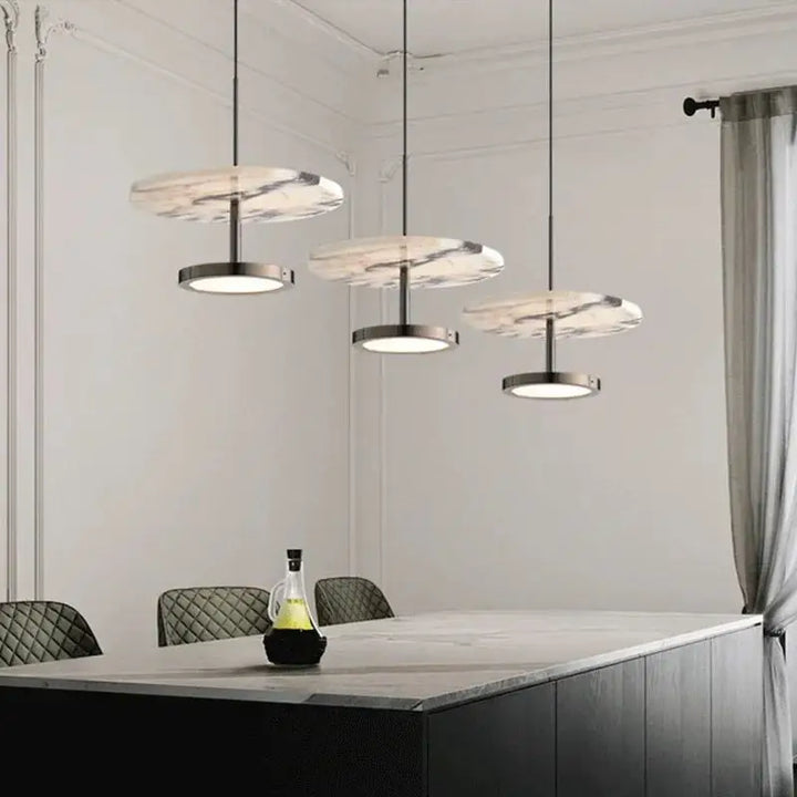 Suspension Design Marbre Moderne Avec Disque Veiné Et Anneau Led
