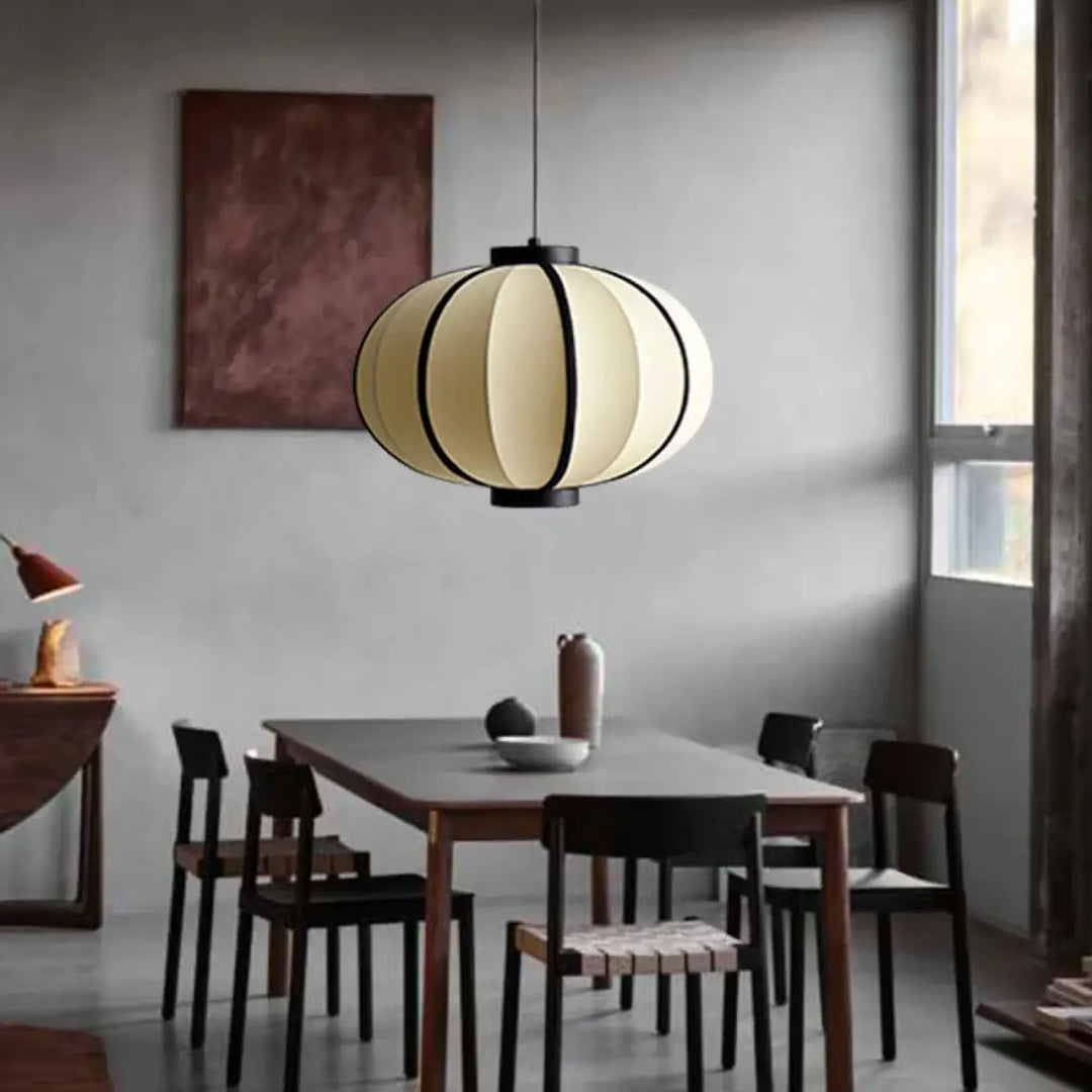 Suspension minimaliste en tissu écru style beige élégant