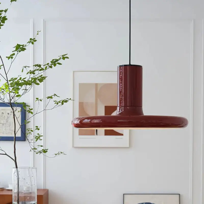 Suspension design moderne en céramique rouge brillante élégante

