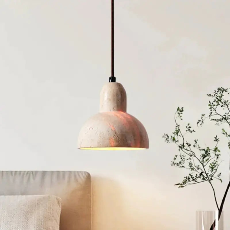 Suspension design en pierre beige forme dôme moderne