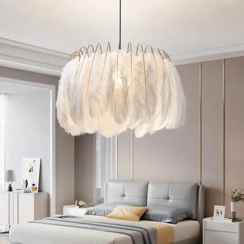 Suspension Design Plumes Blanches Élégante Doré Chic