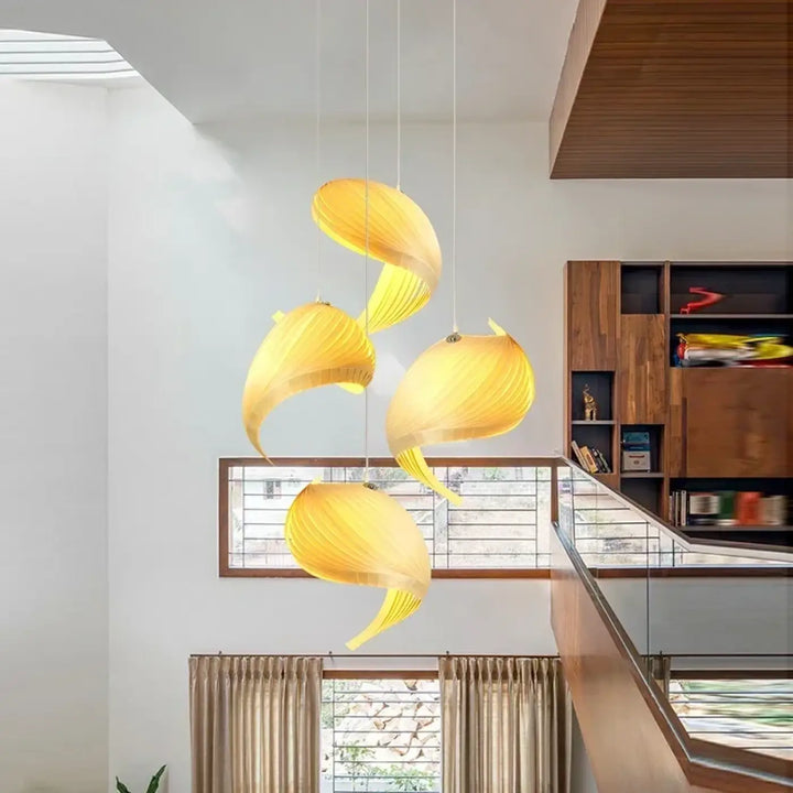 Suspension Design Spirale Jaune Moderne et Élégante

