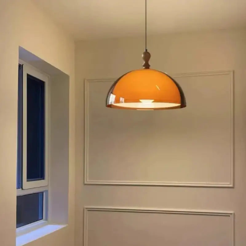 Suspension dôme en verre ambré et bois design vintage

