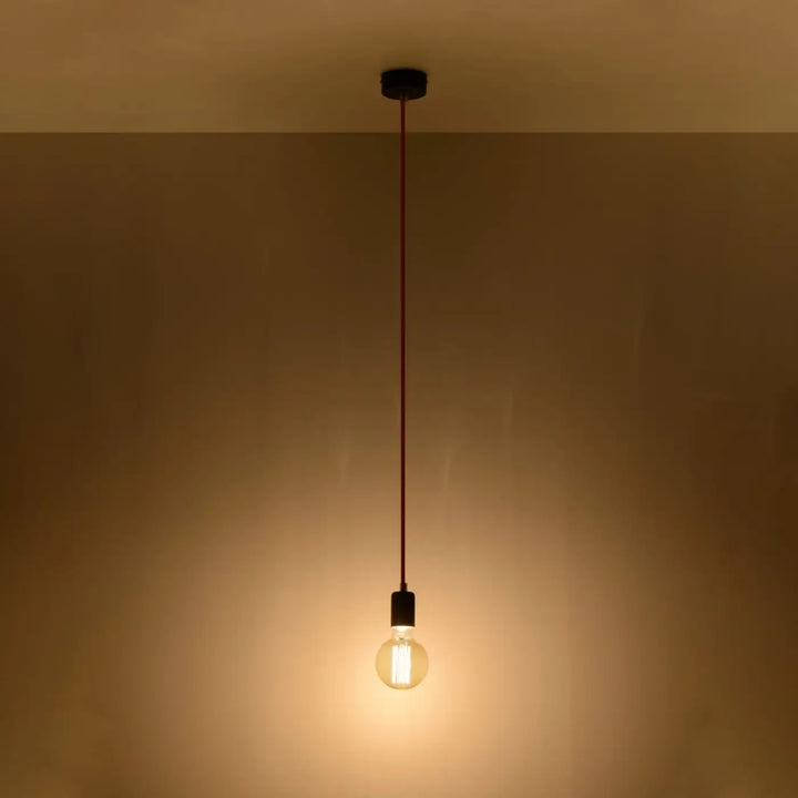 Suspension Edison à douille noire et câble textile, allumée
