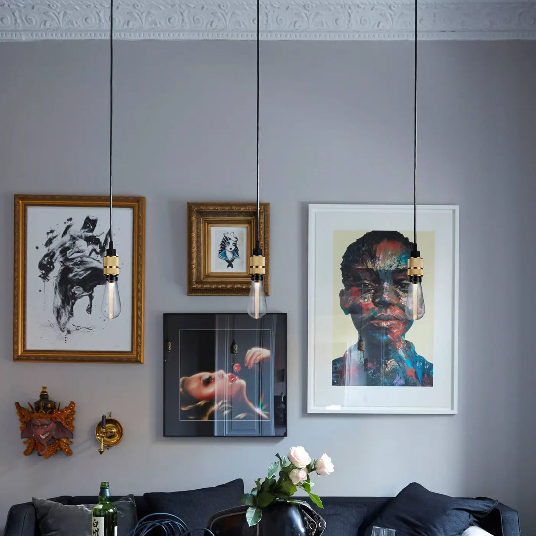 Suspension Hooked 1.0 Nude en laiton dans un intérieur #couleur_dor