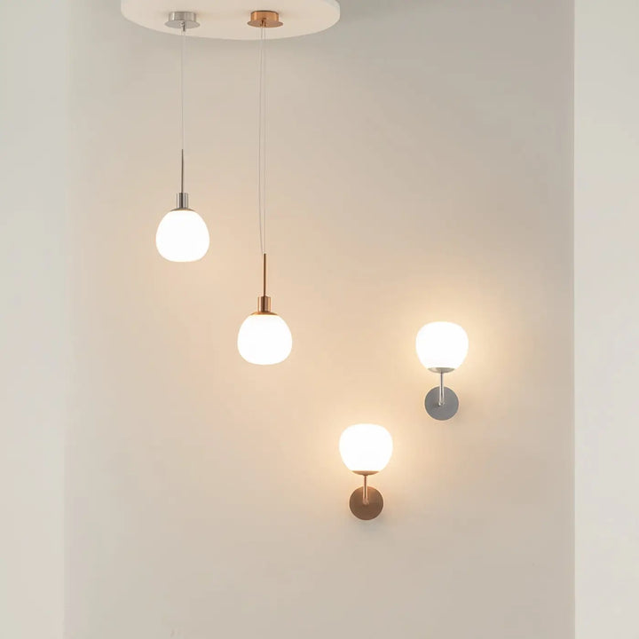 Suspension luminaire erich globe avec pendant et appliques en verre soufflé frosted en nickel brossé et cuivre pour lumière douce art déco