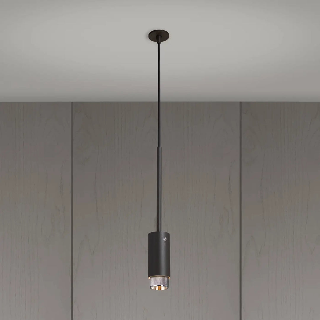 Suspension Exhaust à gravure quadrillée Graphite aux détails en acier #couleur_argent