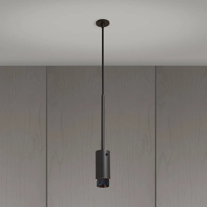 Suspension Exhaust à gravure quadrillée Graphite aux détails noirs #couleur_noir