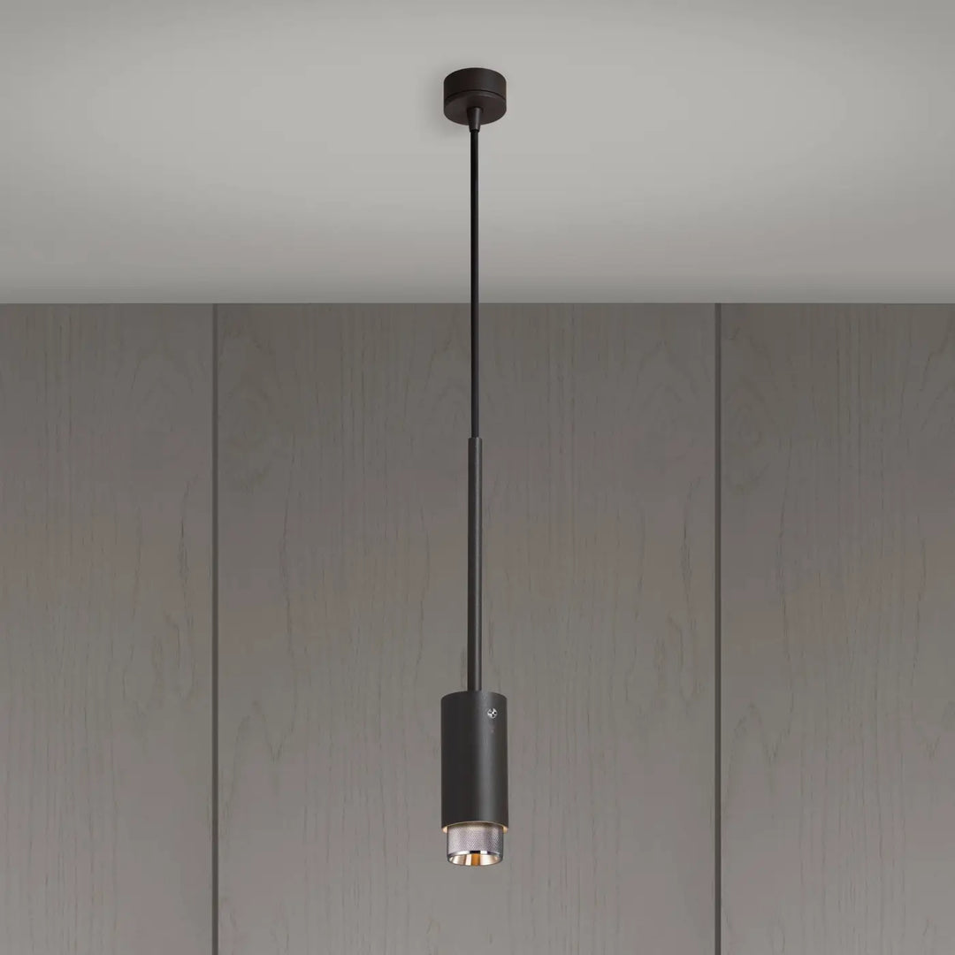 Suspension Exhaust à gravure quadrillée en aluminium graphite et détails en acier #couleur_argent