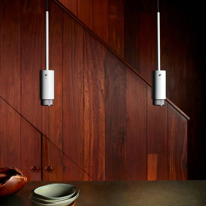 Suspension Exhaust à gravure quadrillée dans un intérieur #couleur_argent