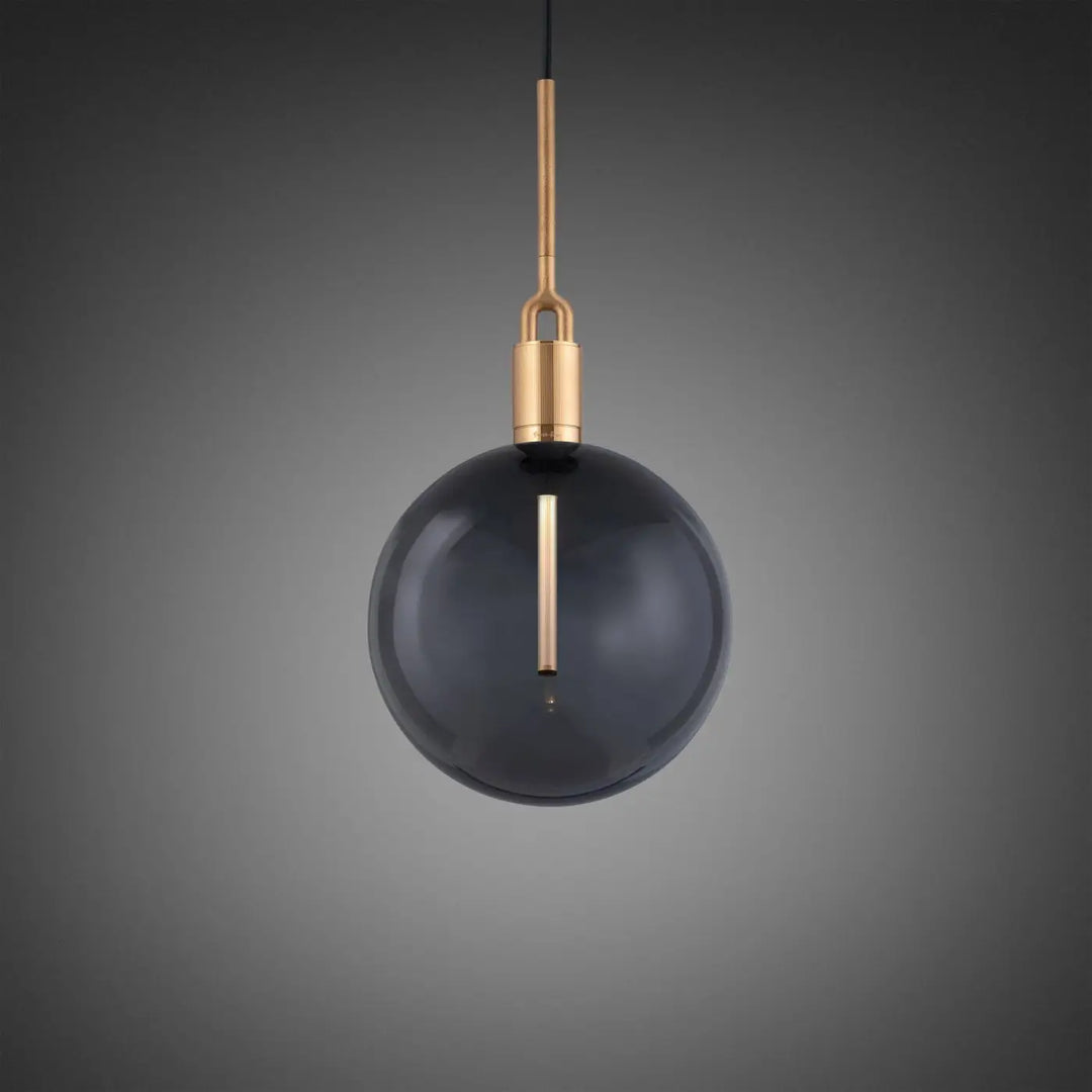 Suspension Forked Large à globe fumé, finition laiton #couleur_dor