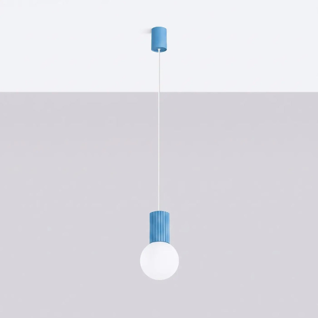 Suspension Halo à globe opalin et col cannelé bleu clair, éteinte