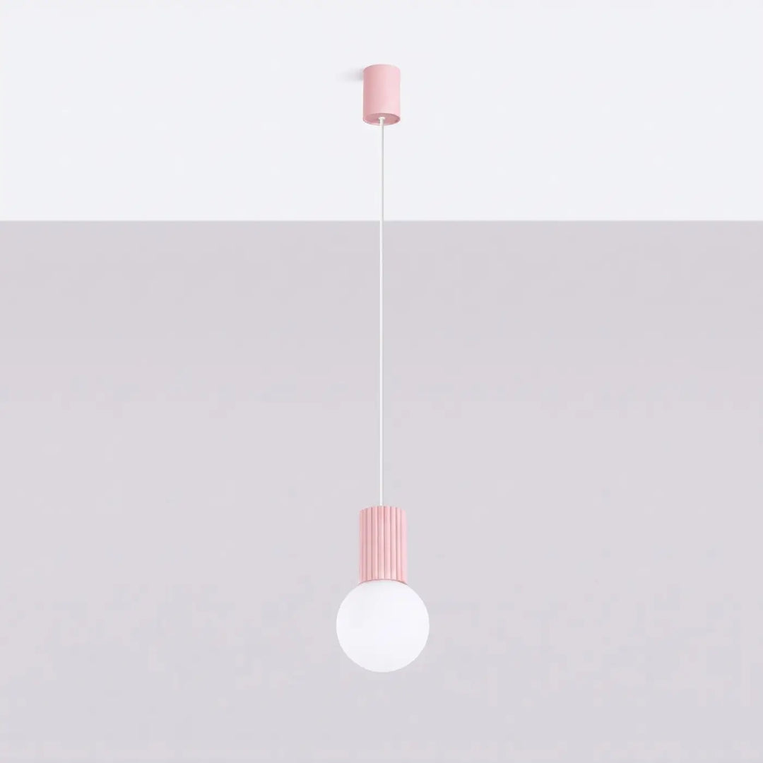 Suspension Halo à globe opalin et col cannelé rose, éteinte