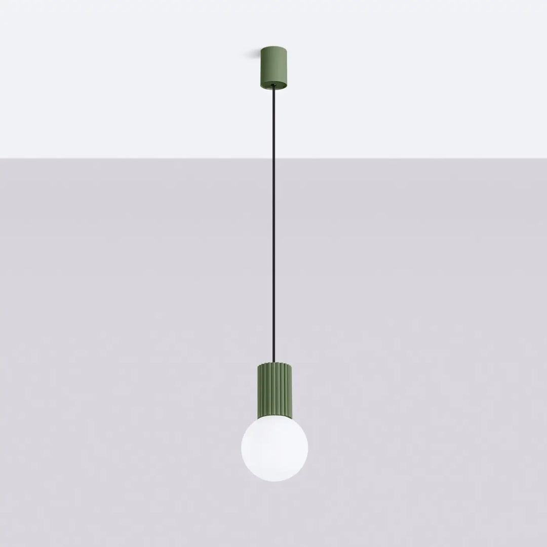 Suspension Halo à globe opalin et col cannelé vert olive, éteinte