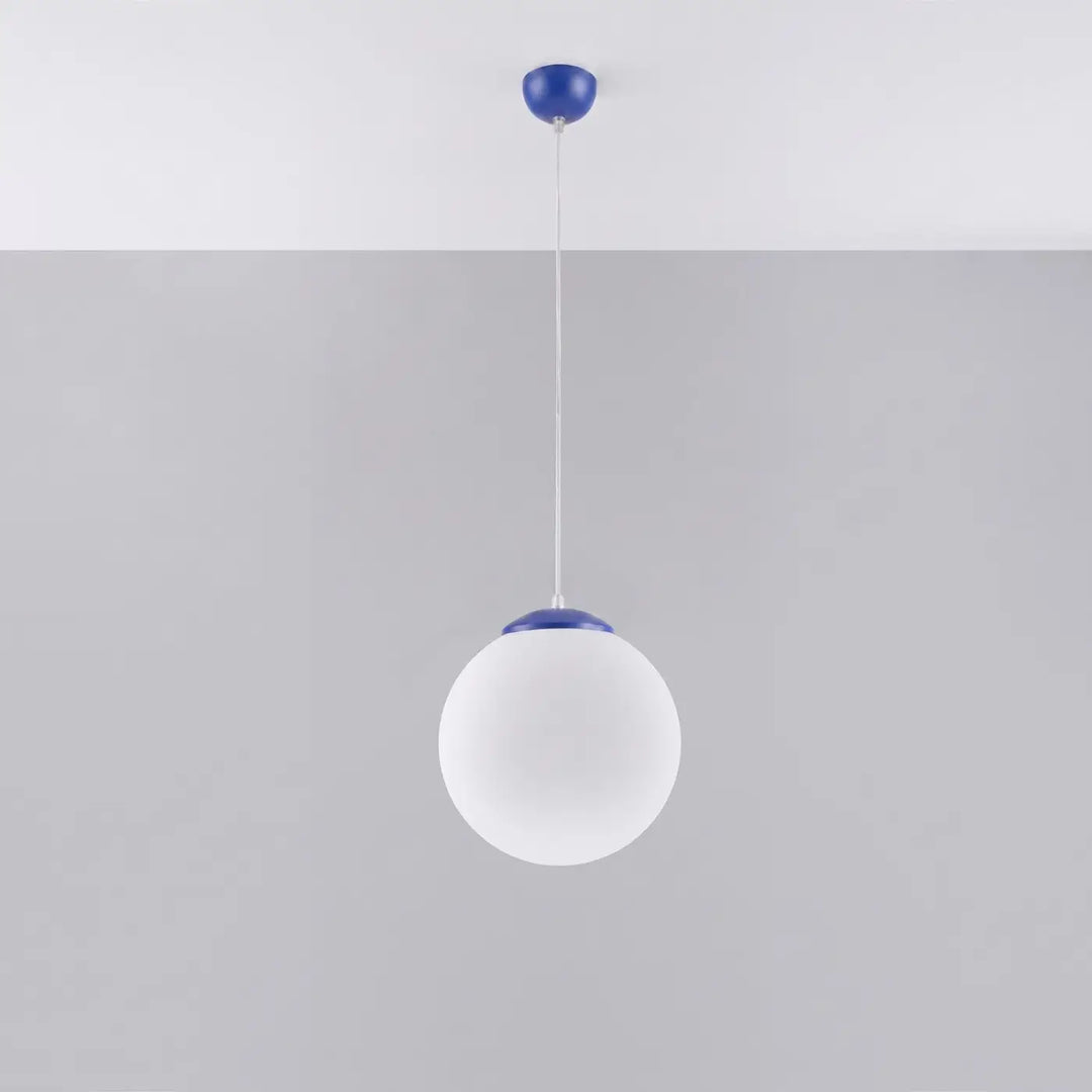 Suspension Ugo à globe en verre blanc et monture outremer, éteinte
