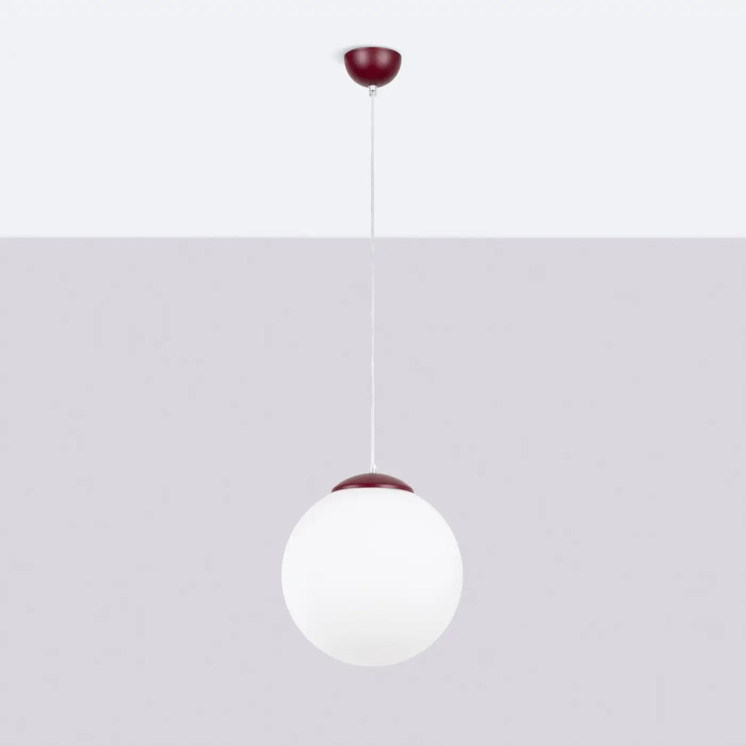 Suspension Ugo à globe en verre blanc et monture bordeaux, éteinte