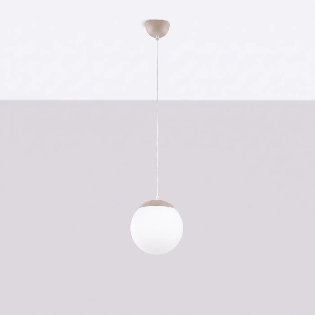 Suspension Ugo à globe en verre blanc et monture taupe, éteinte