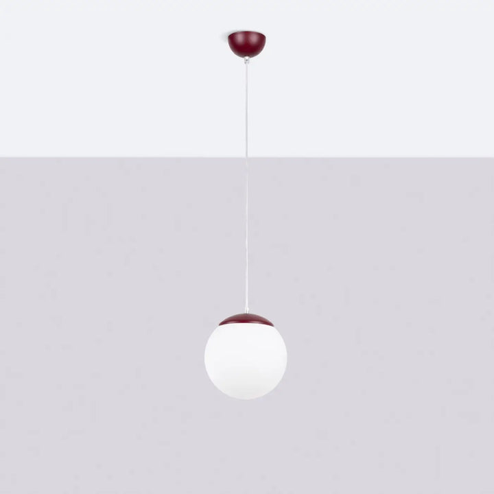 Suspension Ugo à globe en verre blanc et monture bordeaux, éteinte