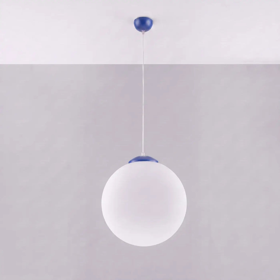 Suspension Ugo à globe en verre blanc et monture outremer, éteinte