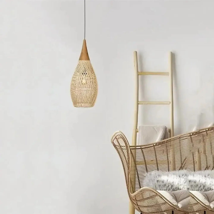 Suspension luminaire naro en rotin tressé naturel beige avec motif ajouré style japonais bois élégant