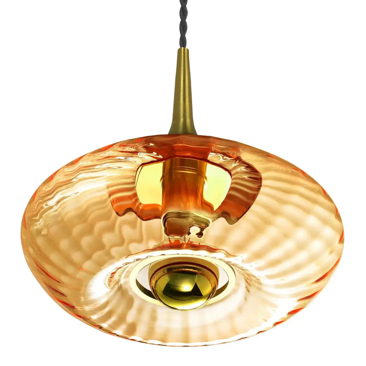 Suspension grace en verre soufflé ambre avec surface texturée ondulée et accents en laiton modèle grace