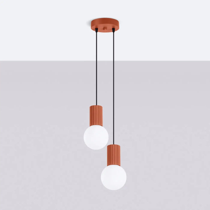 Suspension Halo ocre rouge en grappe à globes opalins, éteinte