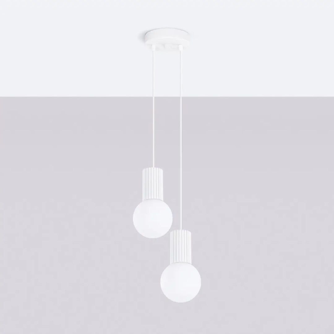 Suspension Halo blanche en grappe à globes opalins, éteinte