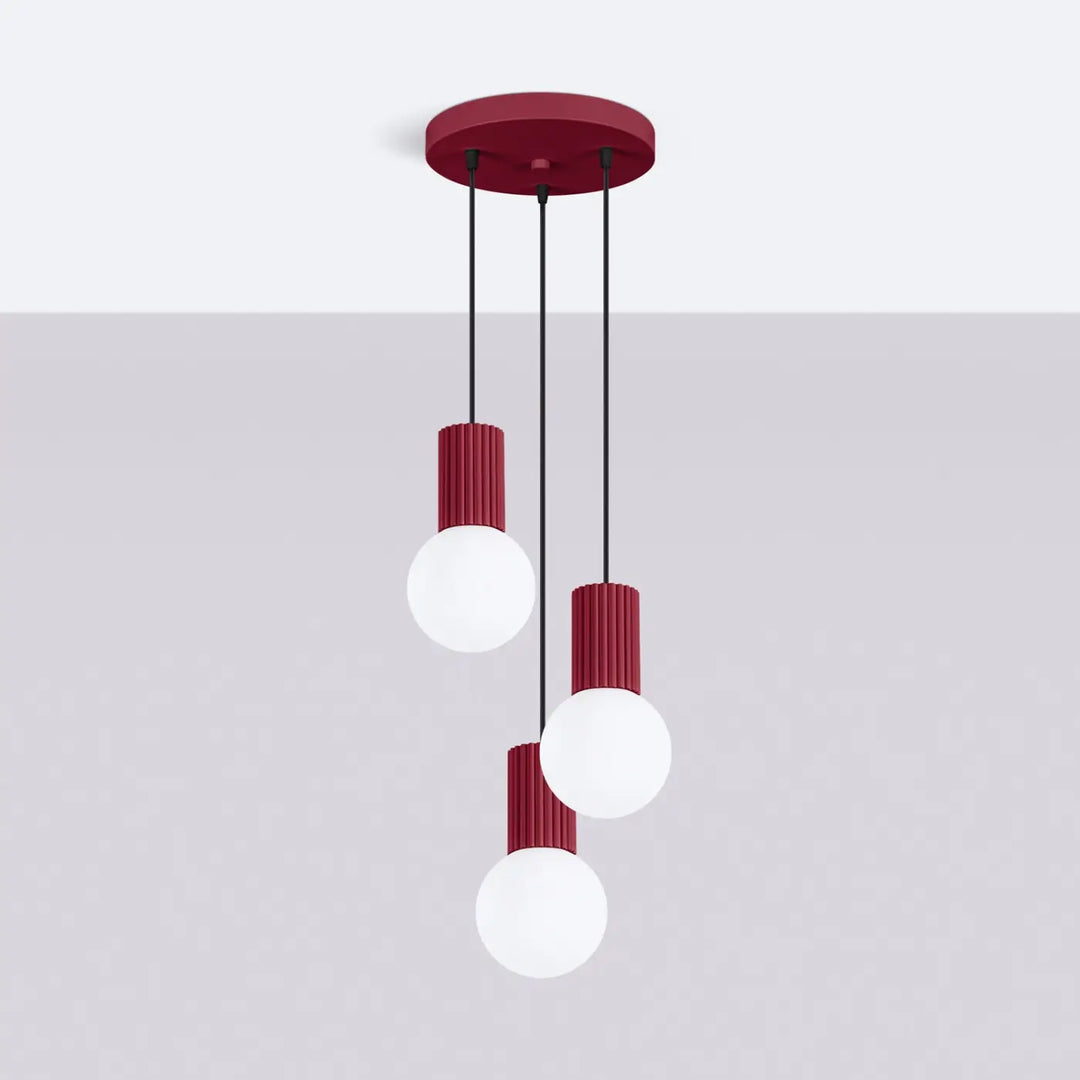 Suspension Halo bordeaux en grappe à globes opalins, éteinte