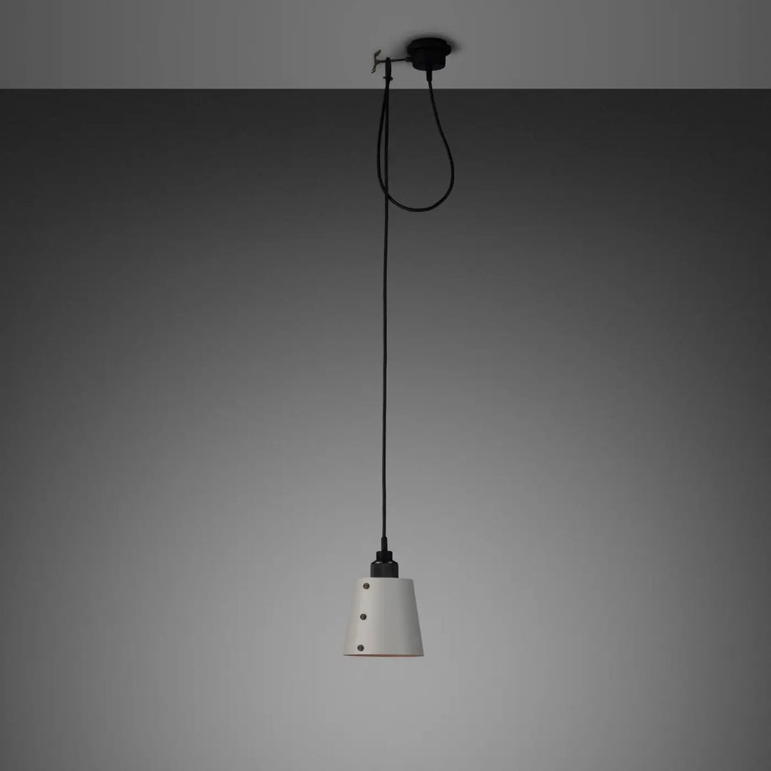 Suspension Hooked 1.0 petit modèle à abat-jour coloris pierre, finition bronze fumé #couleur_gris