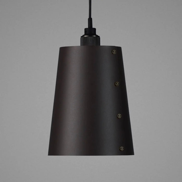 Suspension Hooked 1.0 grand modèle en finition bronze fumé avec abat-jour en métal graphite #couleur_gris