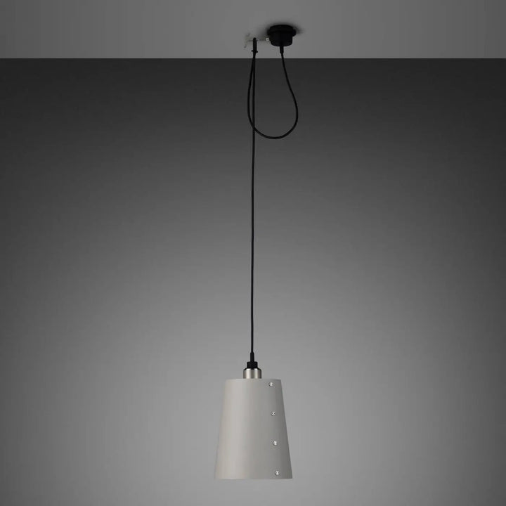 Suspension Hooked 1.0 grand modèle à abat-jour coloris pierre, finition acier #couleur_argent