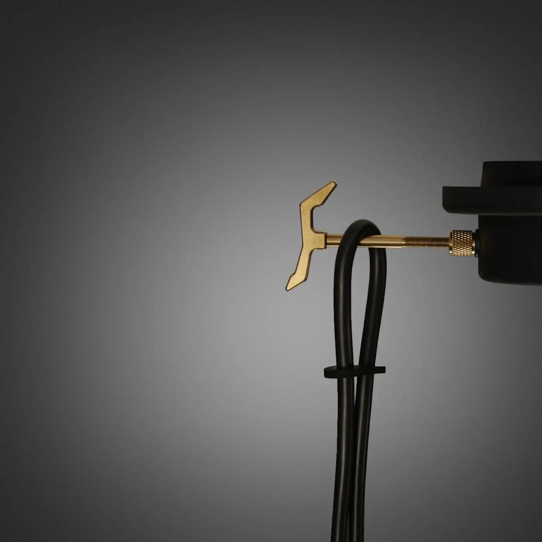 Suspension Hooked 1.0 grand modèle graphite en laiton, câble de 2 m #couleur_dor