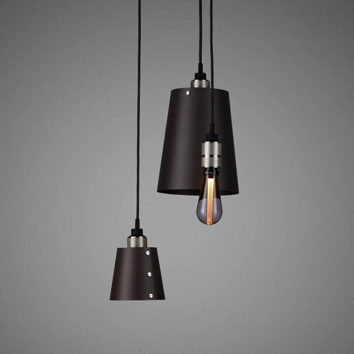 Suspension Hooked 3.0 en finition acier avec abat-jour en métal graphite, câble de 2,6 m #couleur_argent