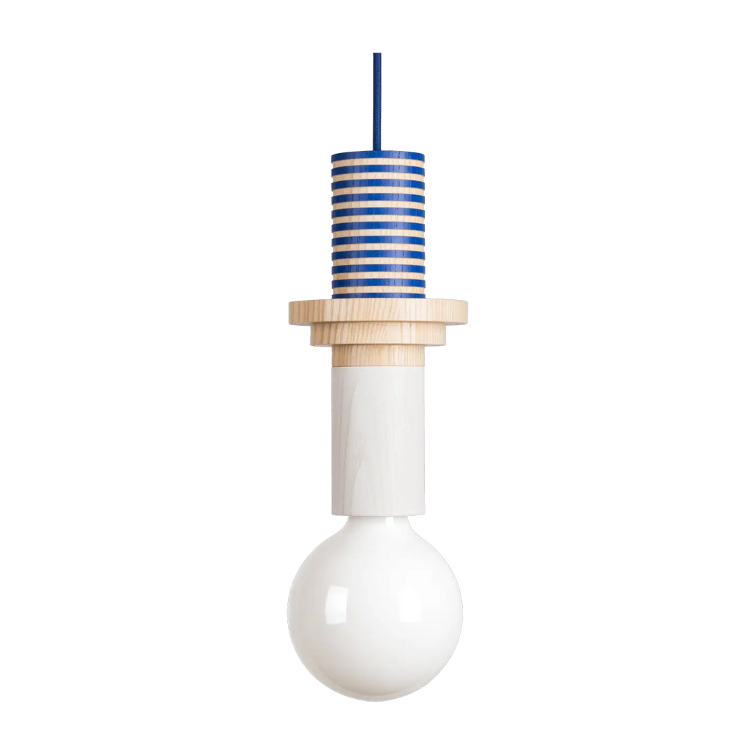 Suspension Junit Column en frêne tourné aux tons bleu profond, bois naturel et blanc cassé