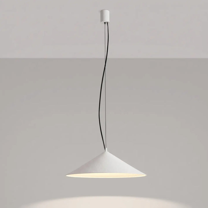Suspension FINT blanc allumée, lumière vers le bas