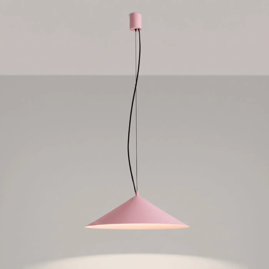 Suspension FINT rose allumée, lumière vers le bas