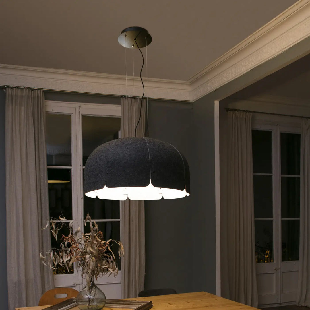 Suspension Mute gris foncé en situation