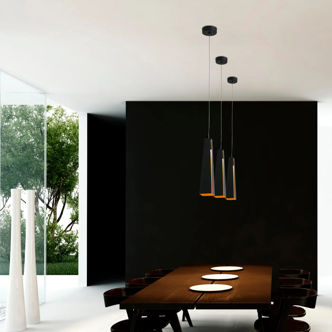 Suspension Pluma noire de Faro Barcelona en situation