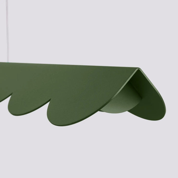 Suspension BISCUIT vert olive allumée, vue de face