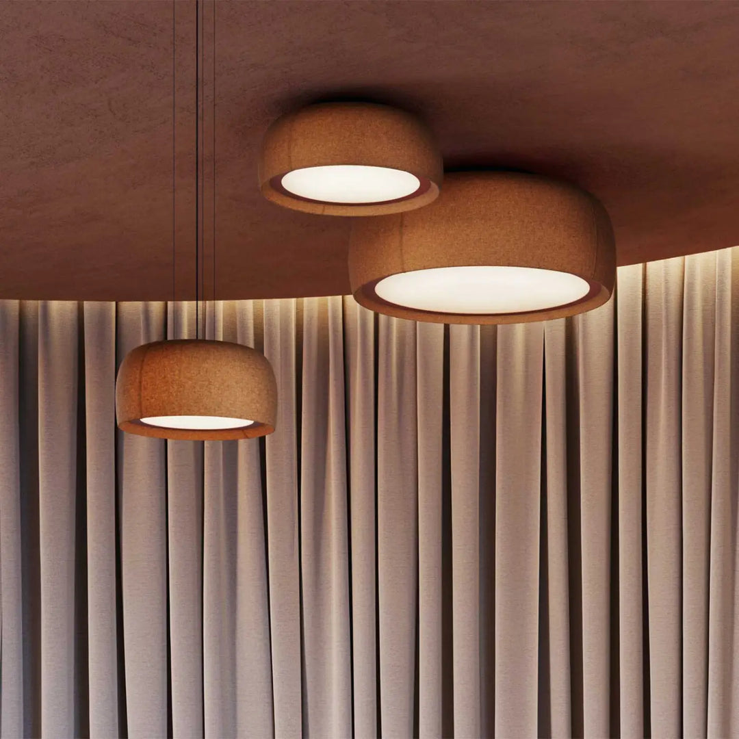Suspension Gong en tissu terracotta dans un intérieur #couleur_orange