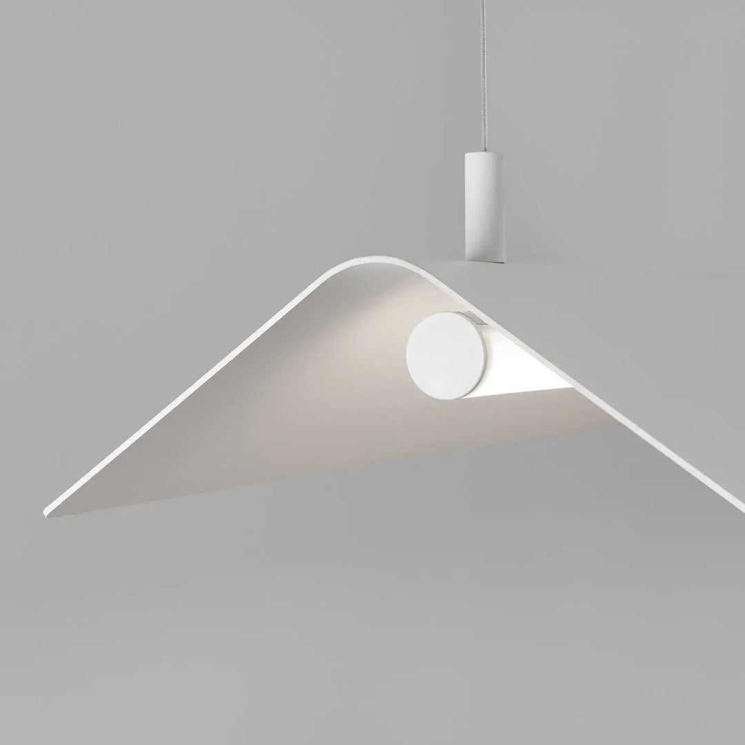 Suspension ELVA blanc allumée, vue de profil