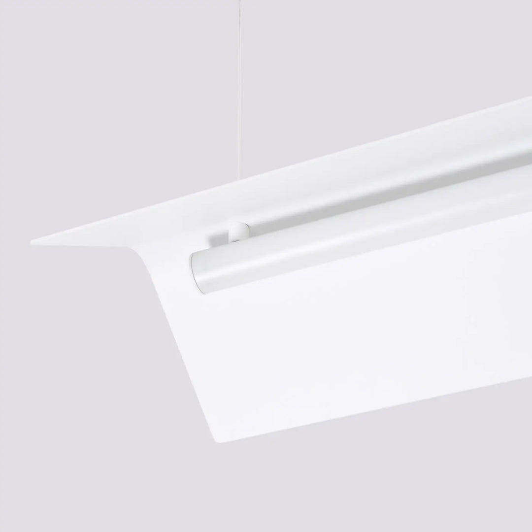 Suspension ELVA blanc éteinte, détail du bandeau LED