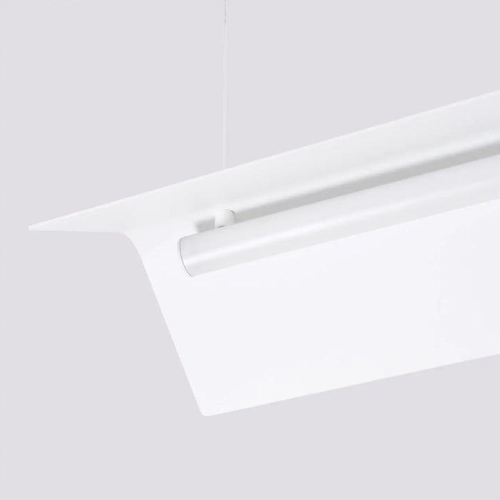 Suspension ELVA blanc éteinte, détail du bandeau LED