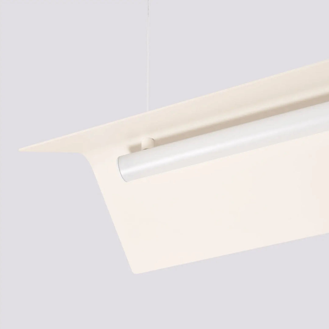 Suspension ELVA beige éteinte, détail du bandeau LED