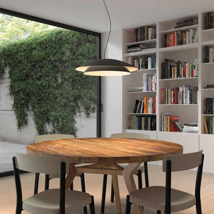 Suspension Noway en acier noir dans un intérieur #couleur_noir