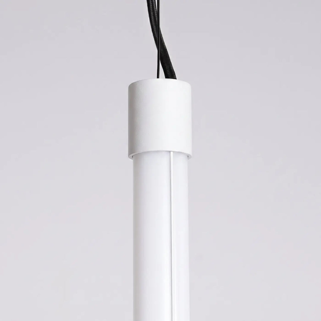 Suspension tube TRANG blanc détail de l'embout