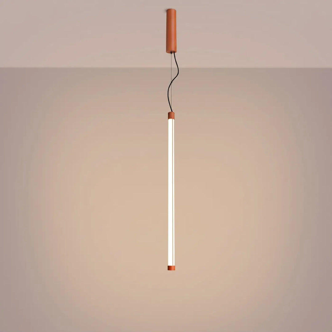 Suspension tube TRANG ocre rouge allumée, suspendue