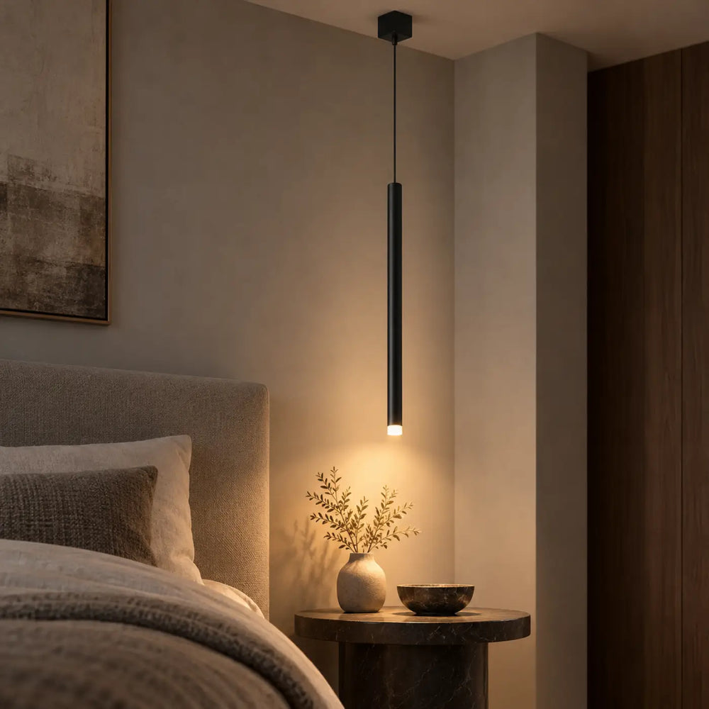 Suspension luminaire tubs modular en aluminium noir avec mini rosace encastrée et suspension led à éclairage chaud
