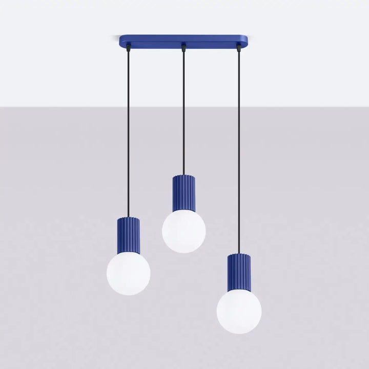 Suspension Halo outremer en ligne à globes opalins, éteinte