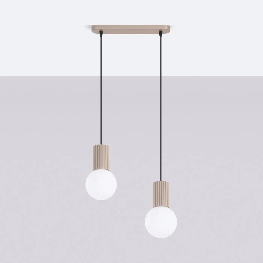 Suspension Halo taupe en ligne à globes opalins, éteinte